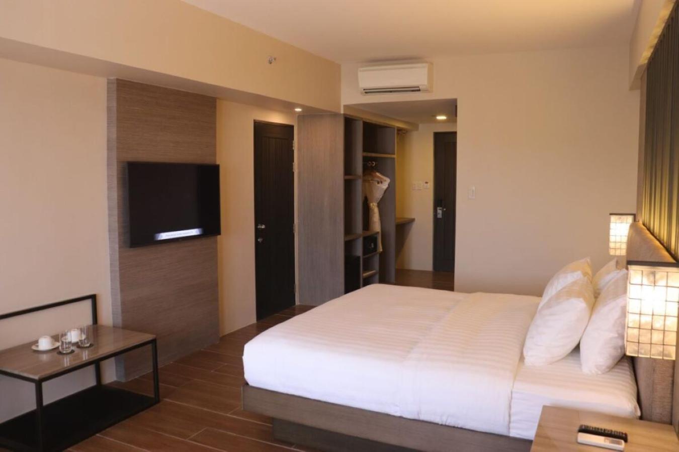 The Aurora Subic Hotel Managed By Hii Olongapo Eksteriør bilde