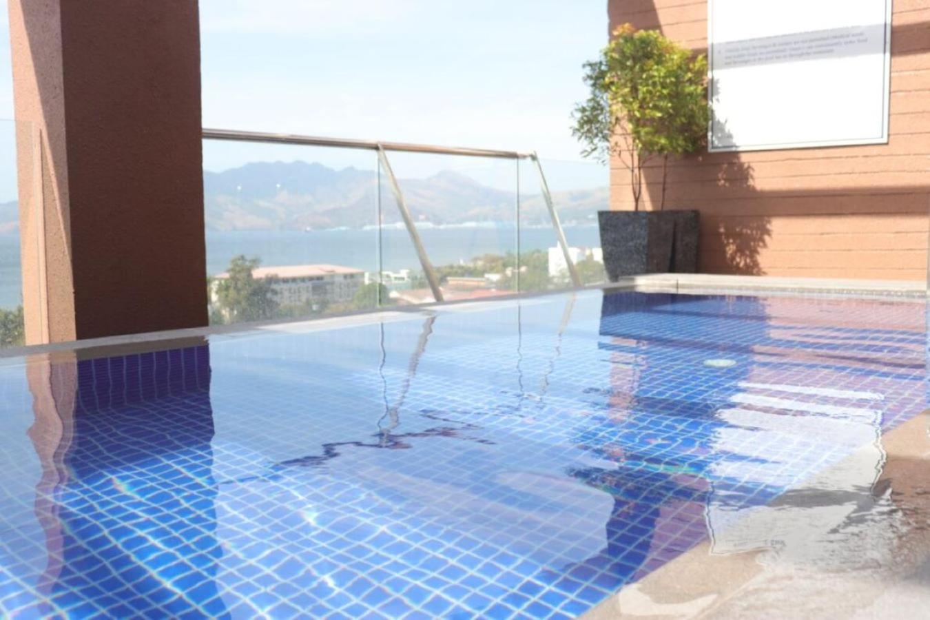The Aurora Subic Hotel Managed By Hii Olongapo Eksteriør bilde